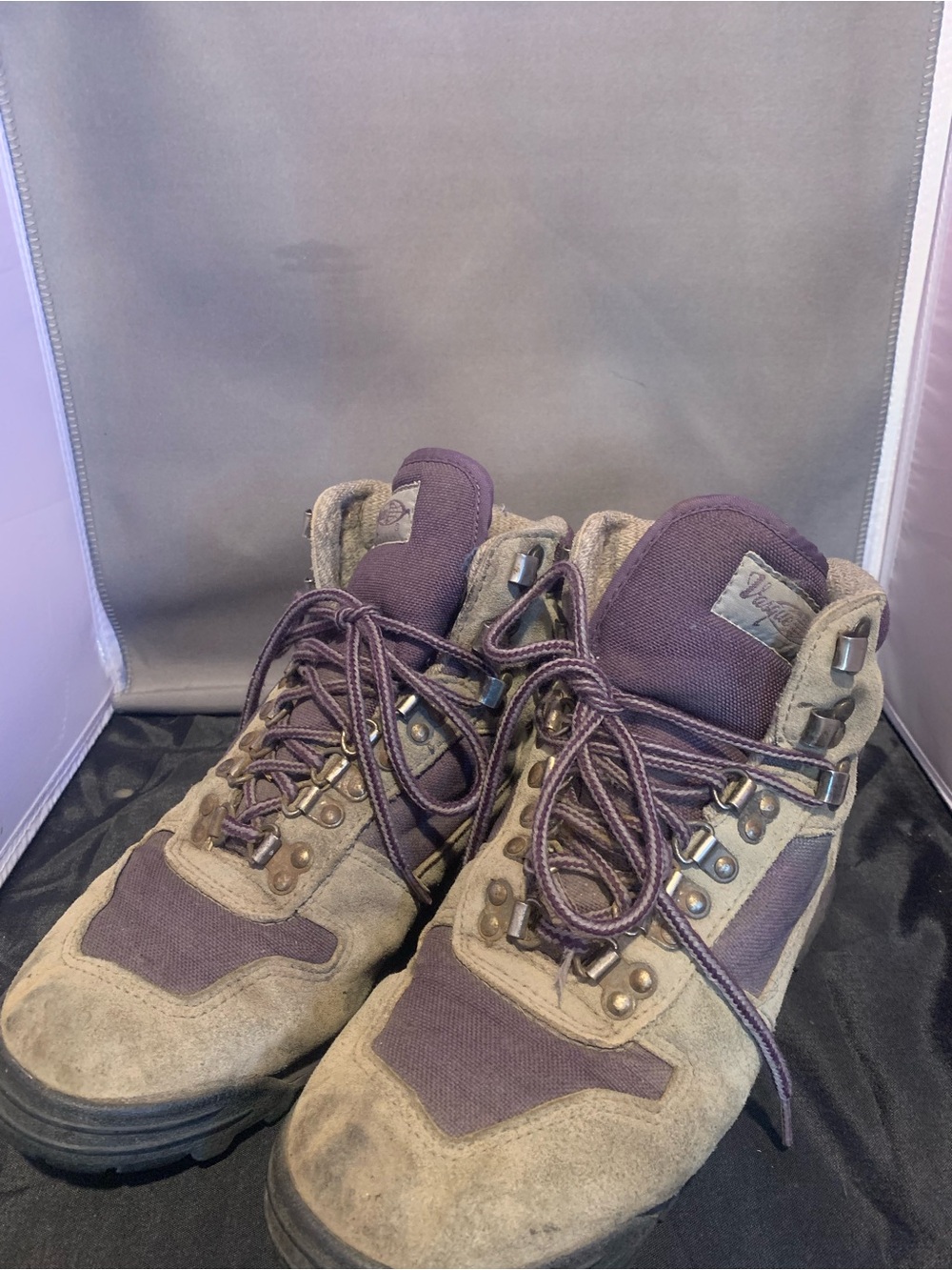 Women's Vintage Vasque Alpha ( 7595 ) Hiking Boots ( NOT waterproof )